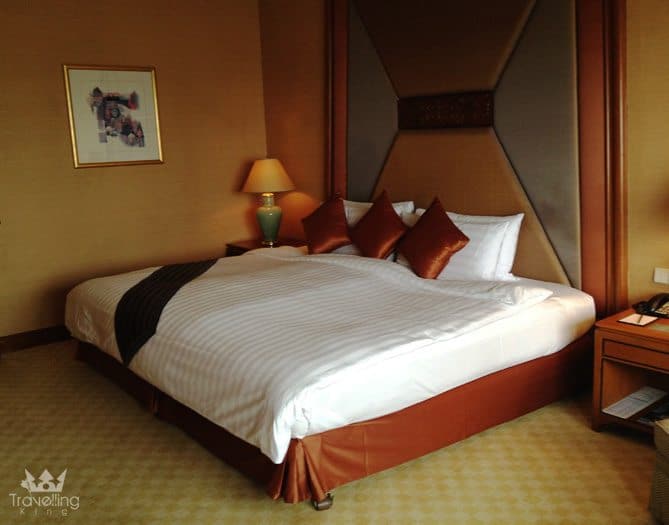 Deluxe Balcony suite Krungthep Wing of the Shangri-la Bangkok