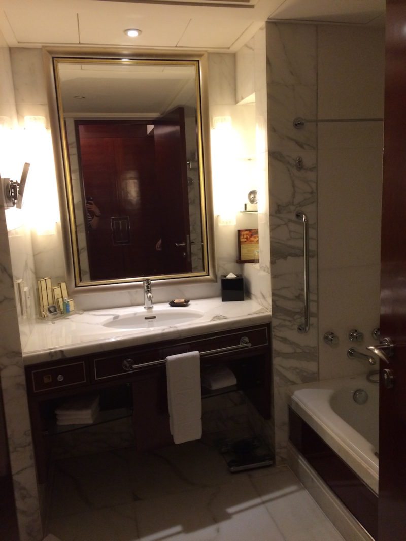 Bathroom in the Premier Riverview Room at the Shangri-La Guangzhou