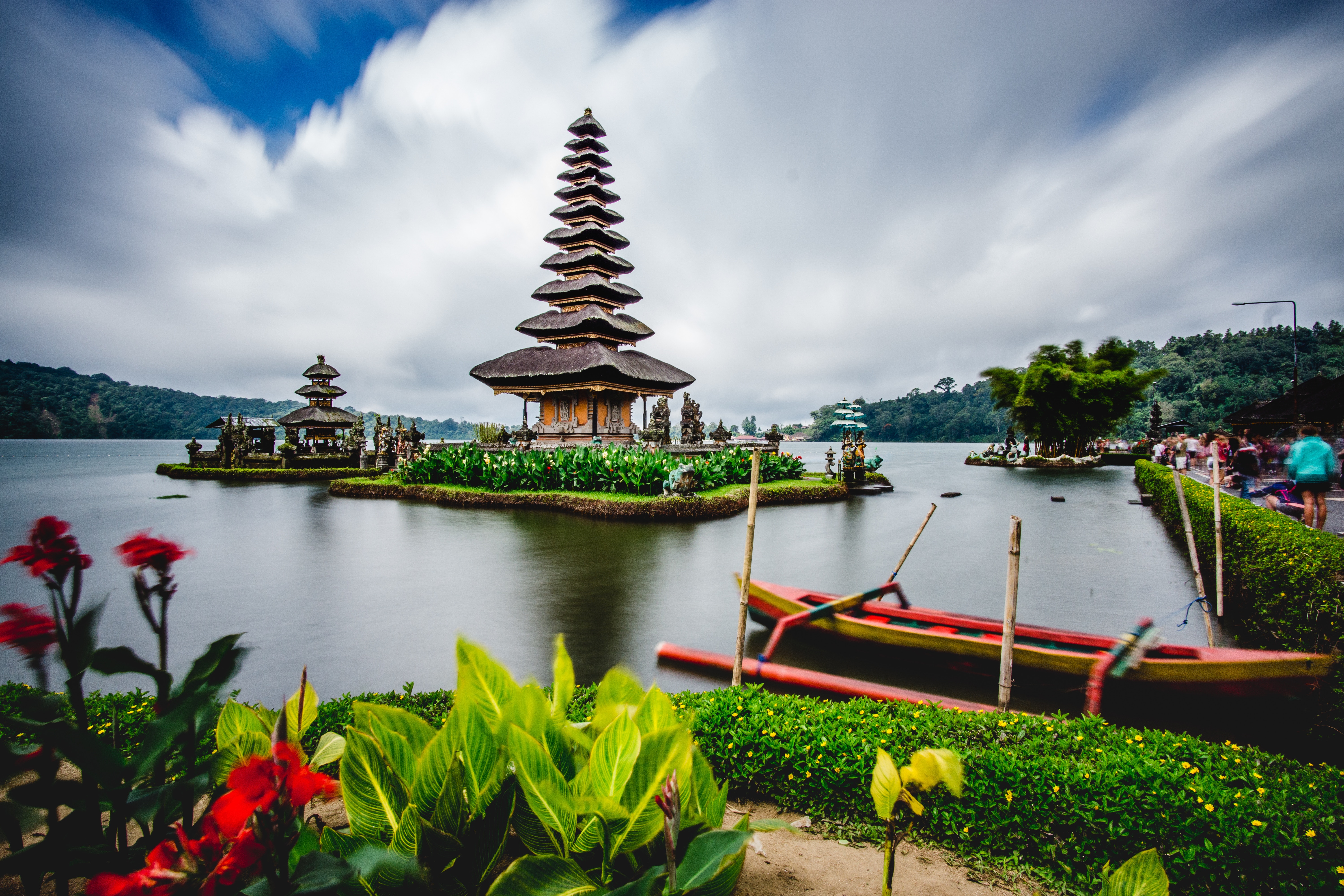 Where to stay in Bali Indonesia - Sit back and Relax or Party hard!