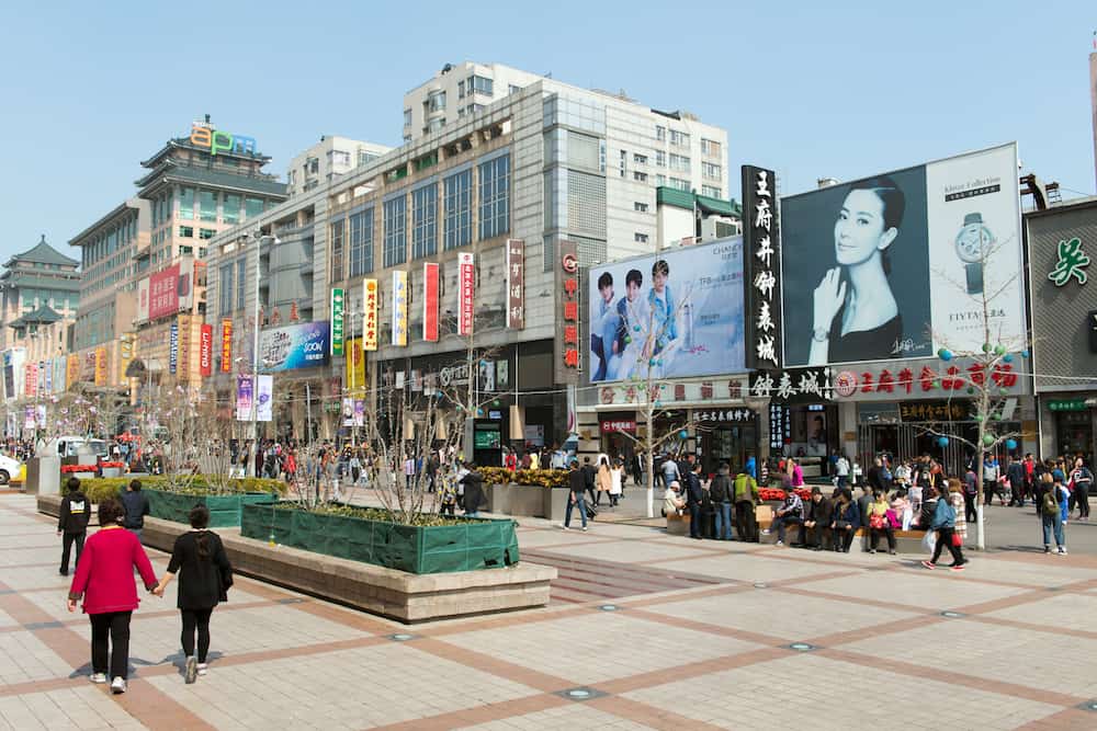 Beijing, Kina -: Wangfujing street är en berömd shoppinggata i Peking, Kina
