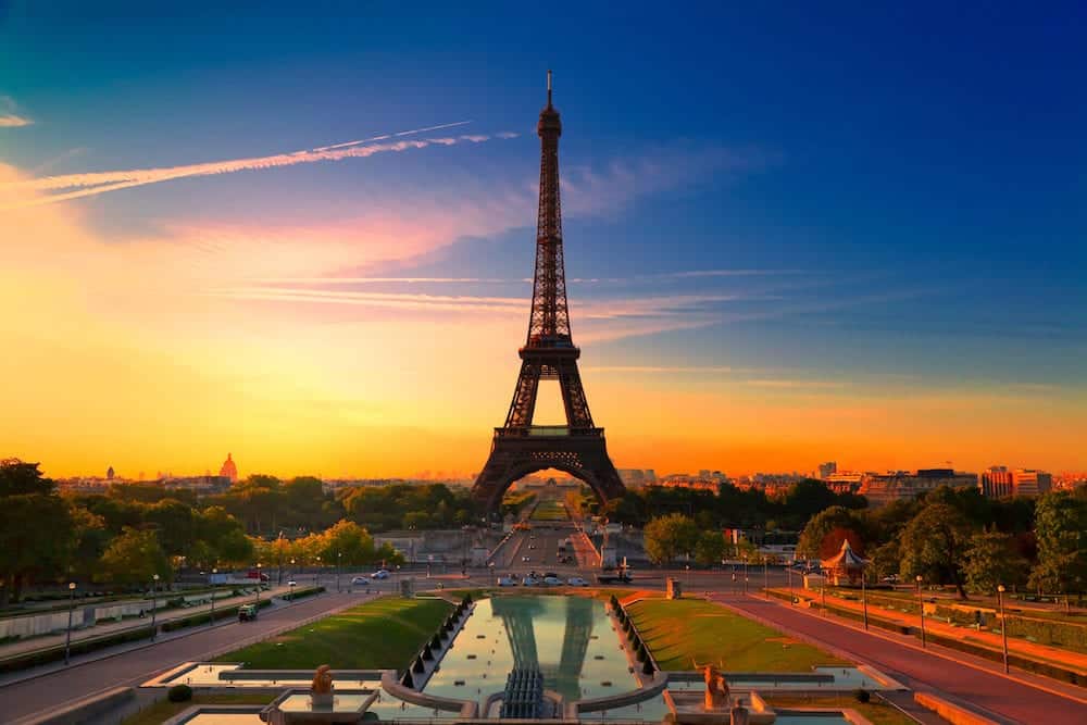 sunrise in paris with the eiffel tower
