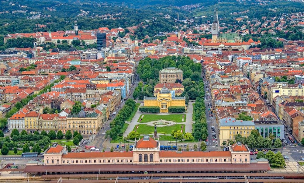 Lenuci horseshoe is a complex of seven squares and parks in central Zagreb. Old art gallery building recently renovated in the front.