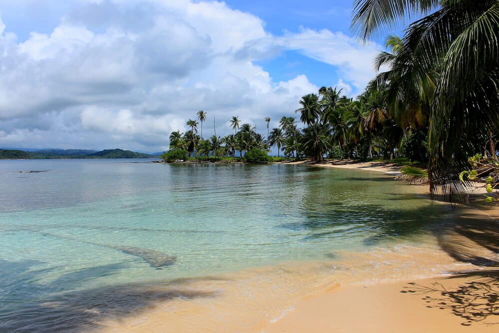 Main view of the southern beach at "Pelicano" Island, close to Yandup Island lodge, kuna indians territory, San Blas, Panama.