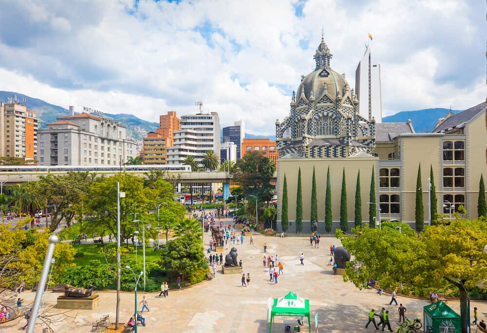Medellin In Botero Square, in the centre of Medellin, there is an exhibit of 23 works of the artist Botero and two water fountains made ​​by master. The square is visited by thousands of persons every day.