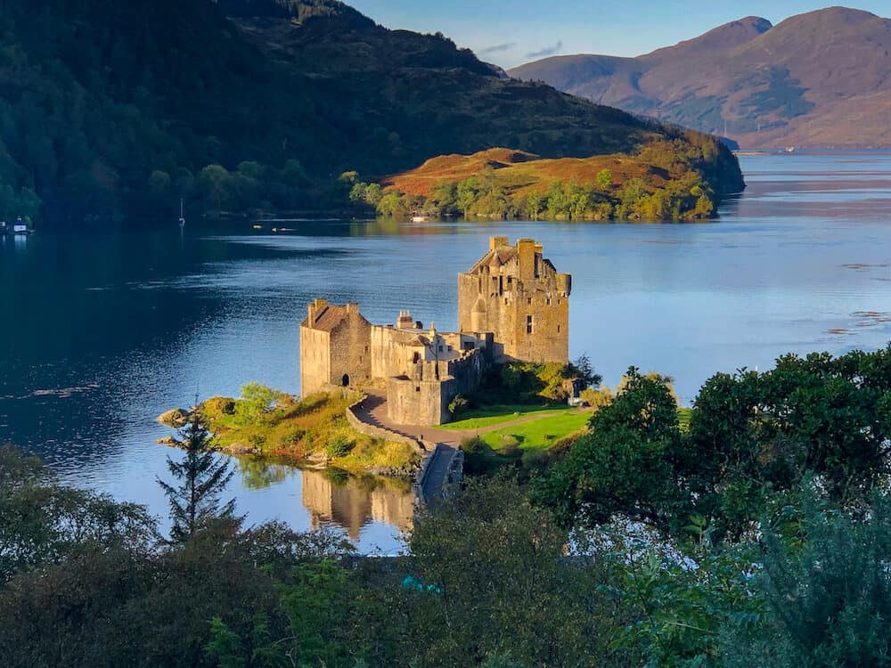 Eilean Donan Castle & Carr Brae viewpoint in Scotland