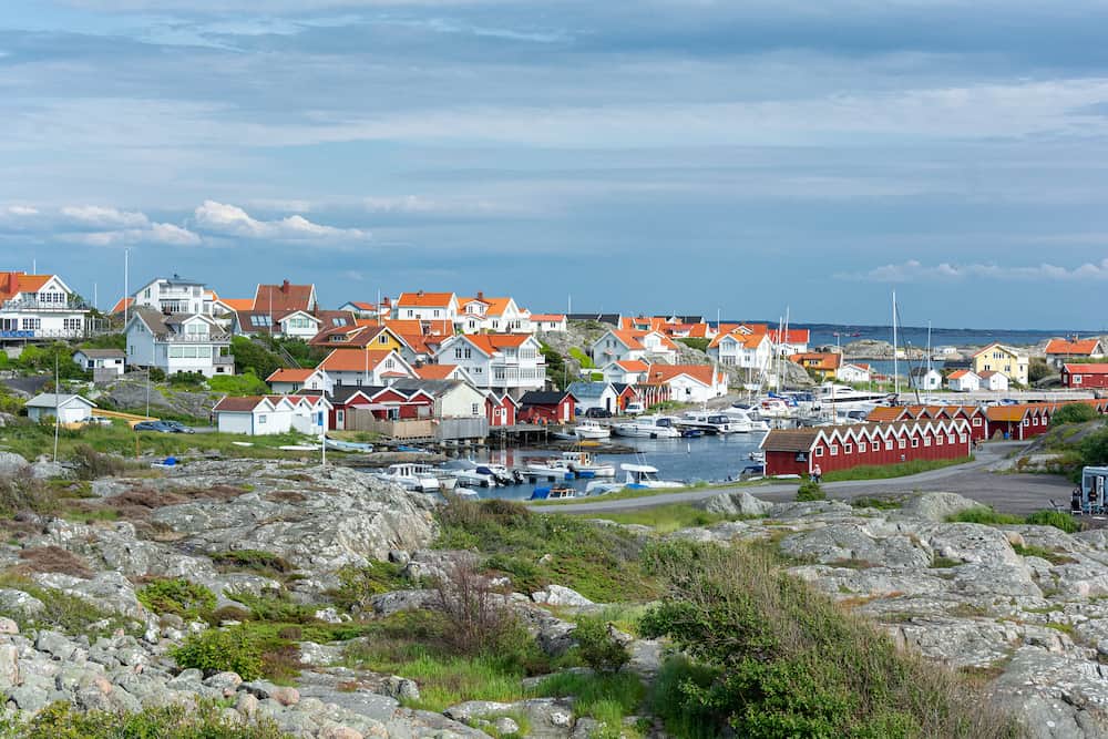 Colorful houses on coast of beautiful island of foto, gothenburg,sweden