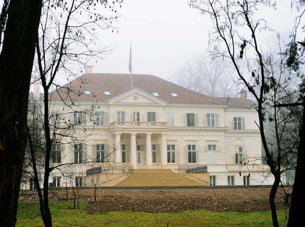 SAVARSIN ROMANIA - king mihai royal house landmark
