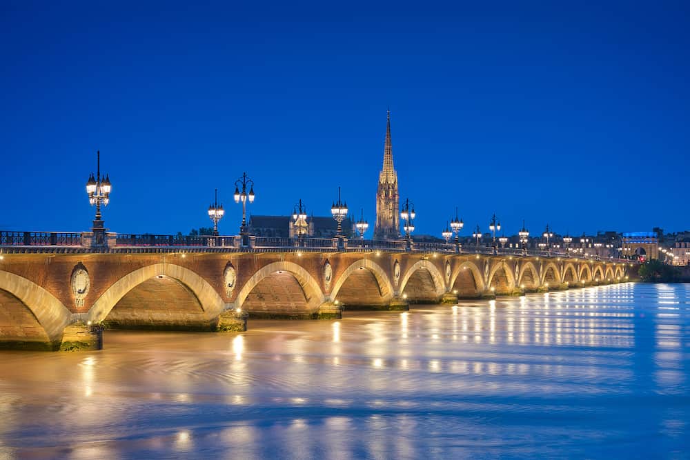 Photo of the Pierre Bridge in Bordeaux at the Blue Hour