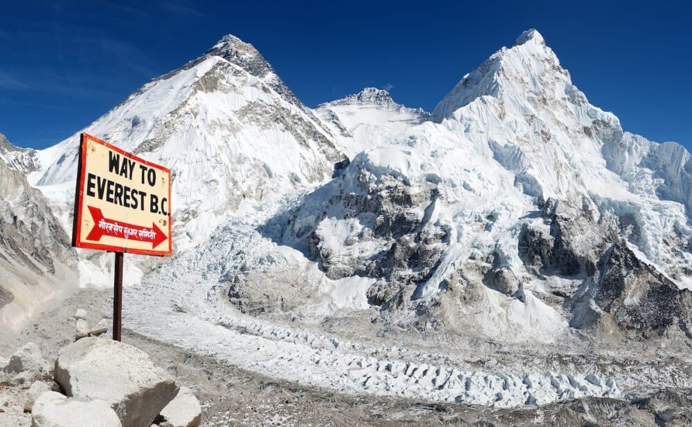 signpost way to mount Everest b.c. and Mount Everest, Lhotse and Nuptse from Pumo Ri base camp - way to Mount Everest base camp, Nepal himalayas mountains