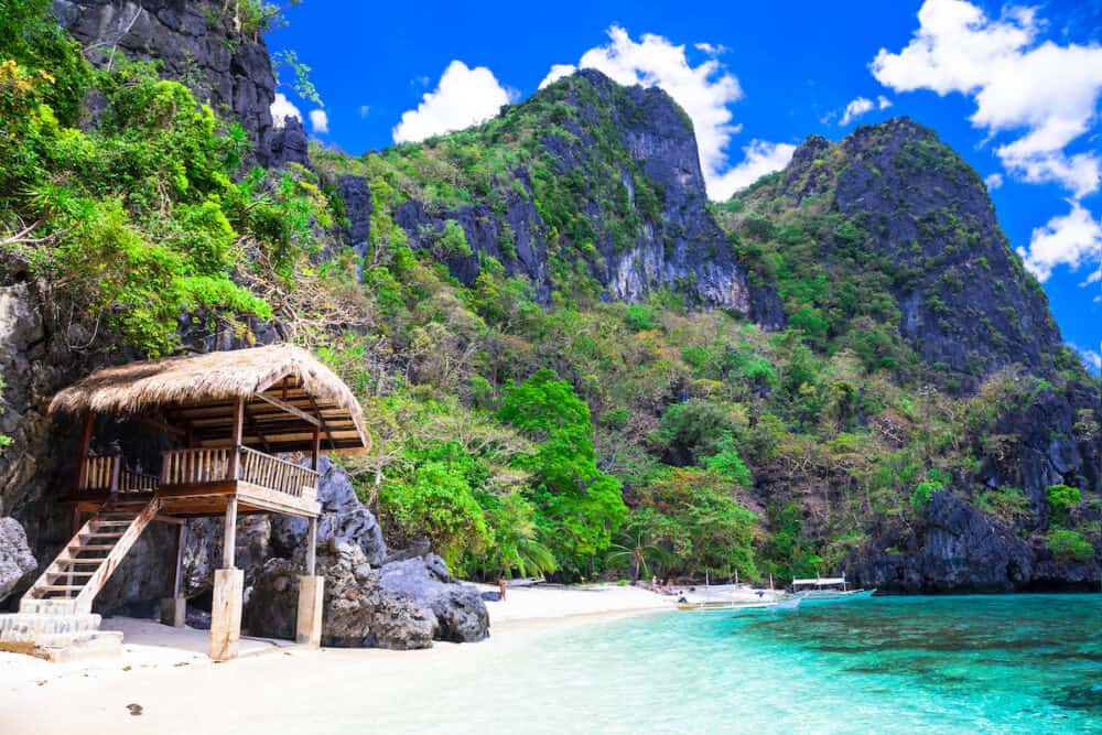 Tropical solitude -  white sandy beaches of Philippines, El Nido