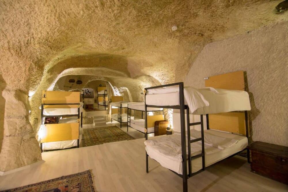 Kamelya Cave Hostel
