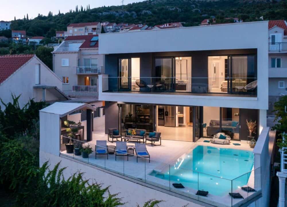 Exclusive Villa Mative 
