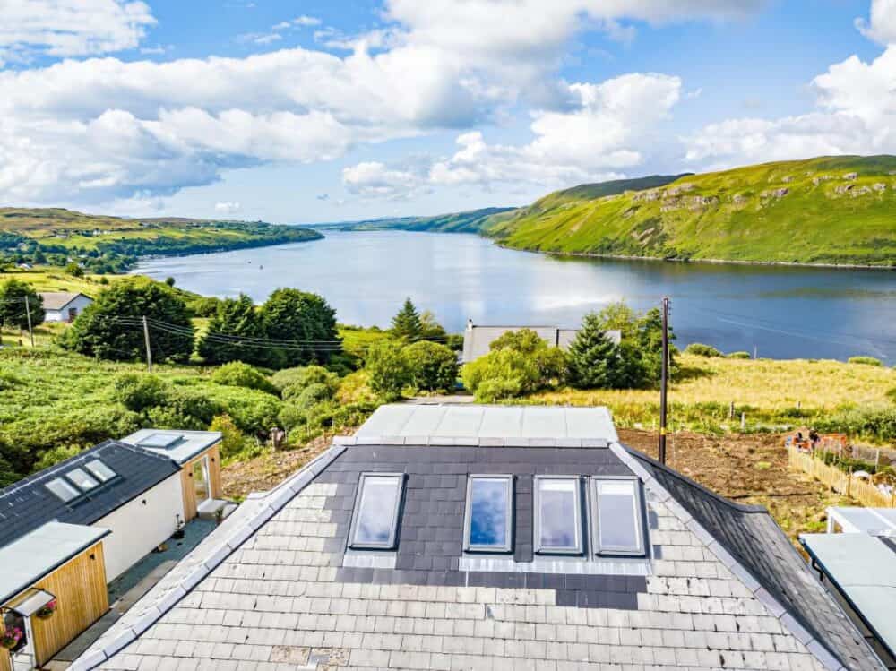 Luxury 4 Bedroom Cottage With Stunning Views Near Fairy Pools!
